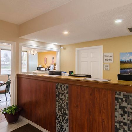 Alamo Inn & Suites Джиллетт Экстерьер фото