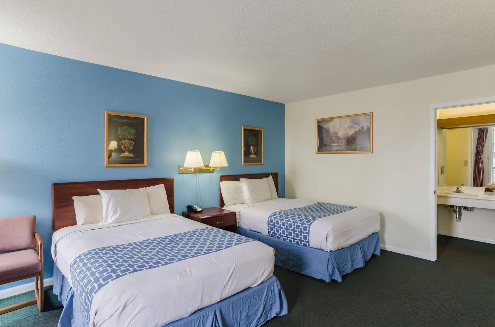 Alamo Inn & Suites Джиллетт Экстерьер фото