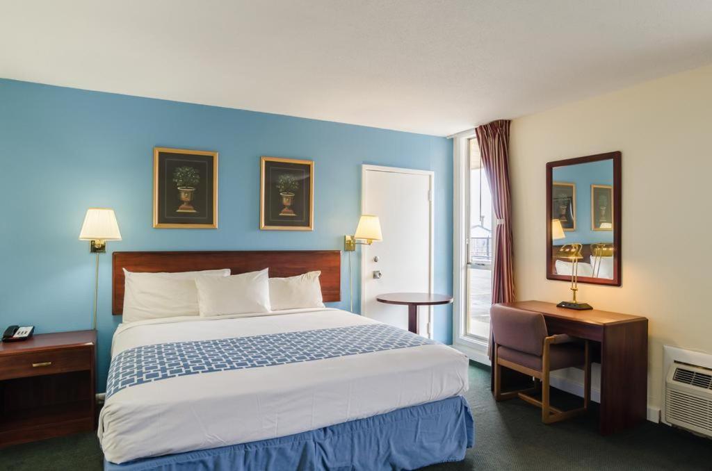 Alamo Inn & Suites Джиллетт Номер фото