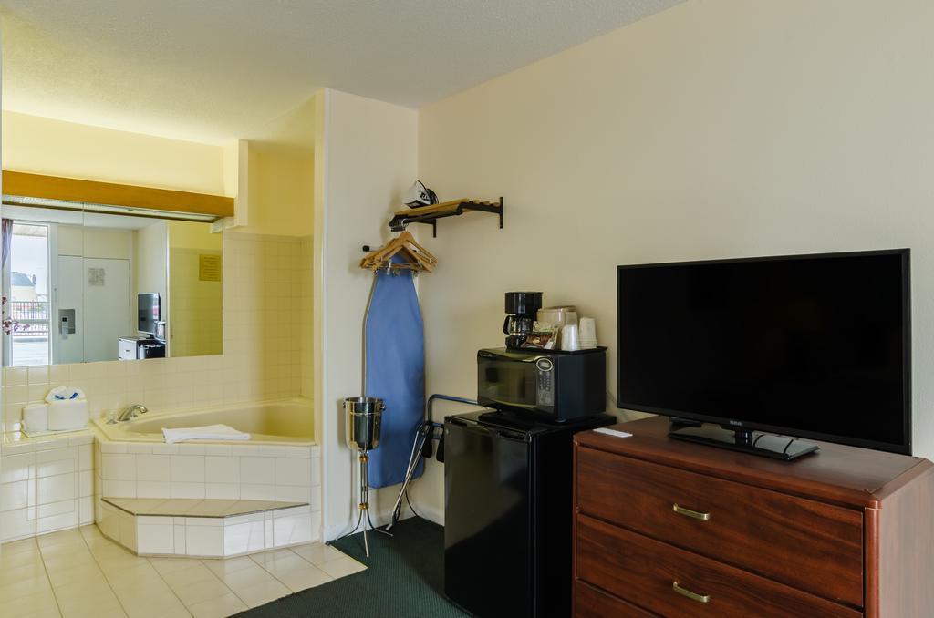 Alamo Inn & Suites Джиллетт Экстерьер фото