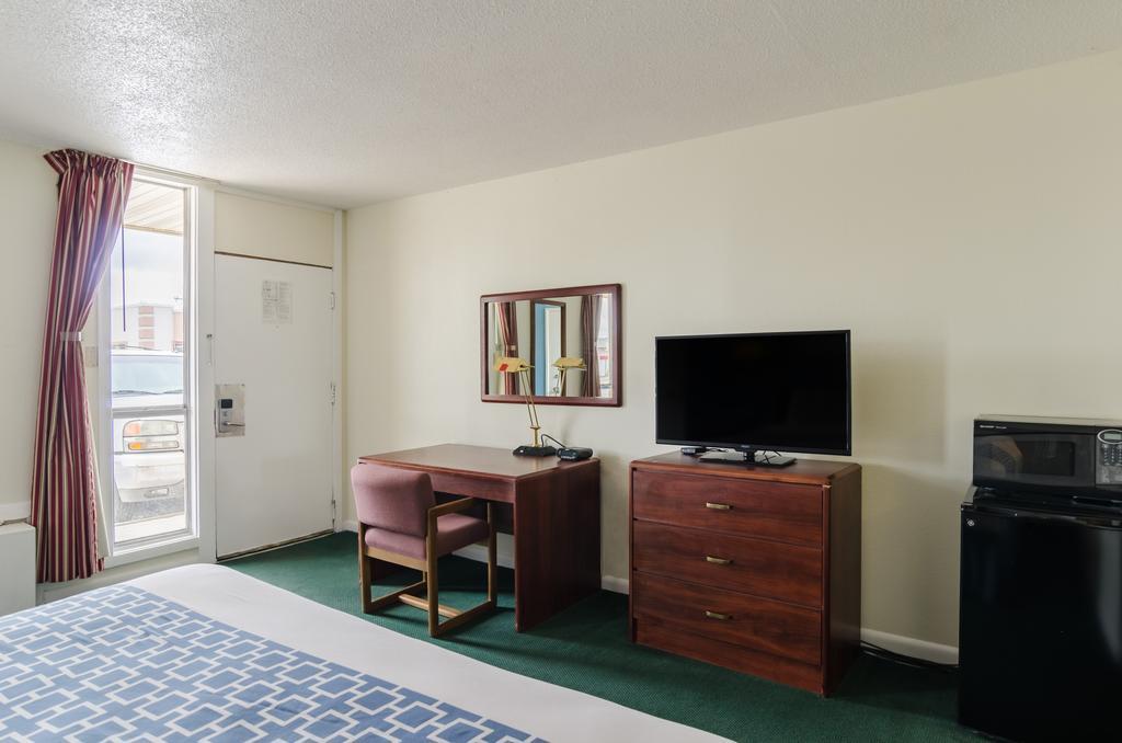Alamo Inn & Suites Джиллетт Экстерьер фото