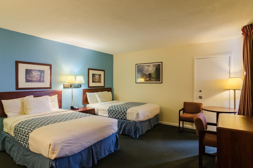 Alamo Inn & Suites Джиллетт Экстерьер фото