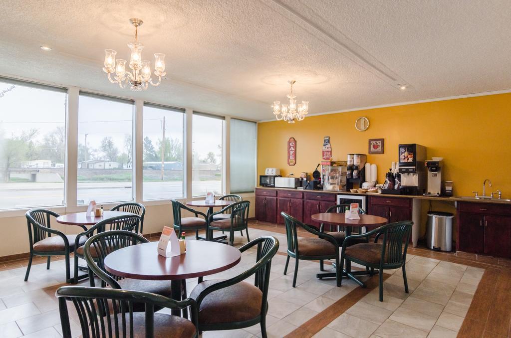 Alamo Inn & Suites Джиллетт Экстерьер фото