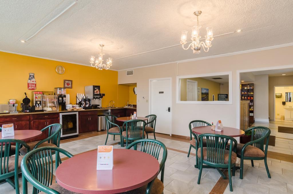 Alamo Inn & Suites Джиллетт Экстерьер фото