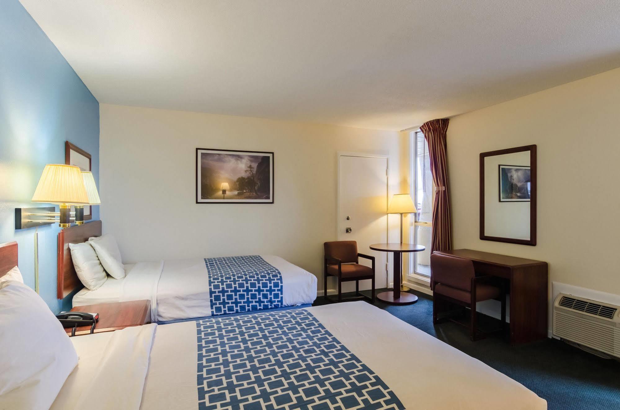 Alamo Inn & Suites Джиллетт Экстерьер фото