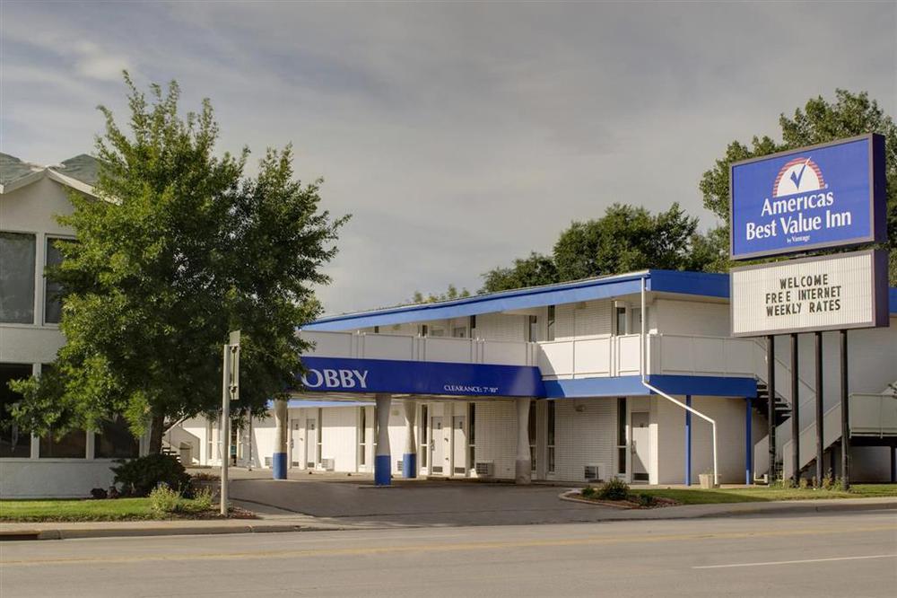 Alamo Inn & Suites Джиллетт Экстерьер фото